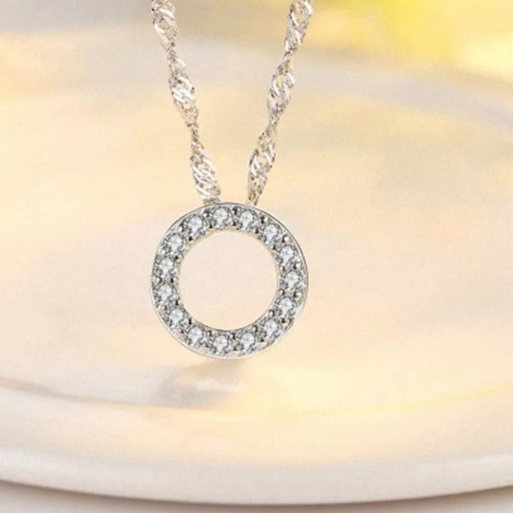 Round cubic zirconia Pendant with Necklace - Picture 2 of 6
